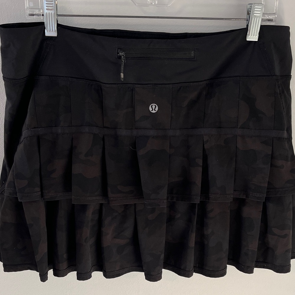 lululemon Black Camouflage Patterned Mini Tennis Skirt